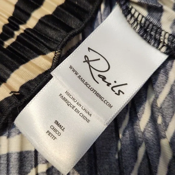 Rails Aasia Patterned Top - Picture 5 of 5